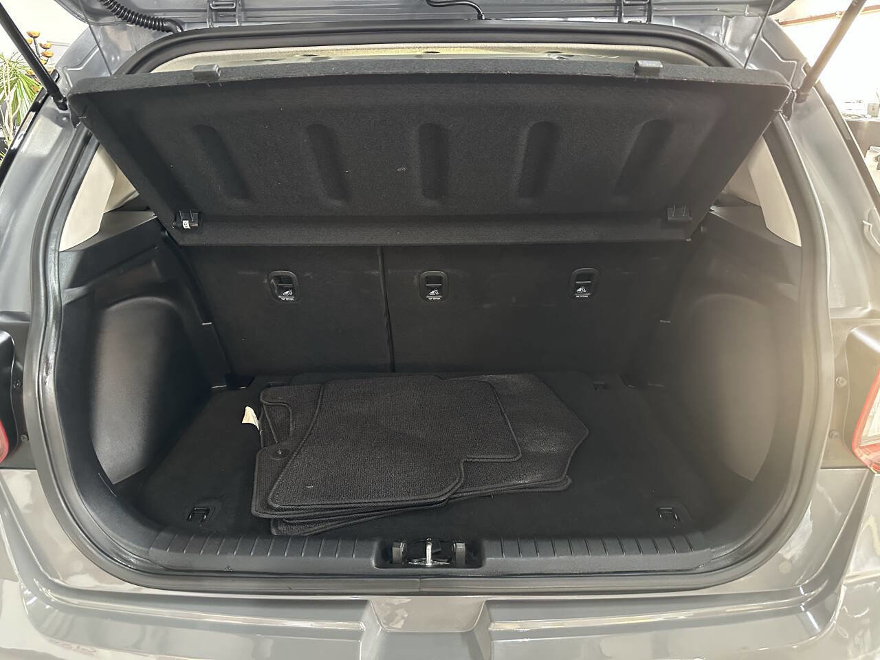 Used 2022 Hyundai Venue SEL w/ Cargo Package image 8