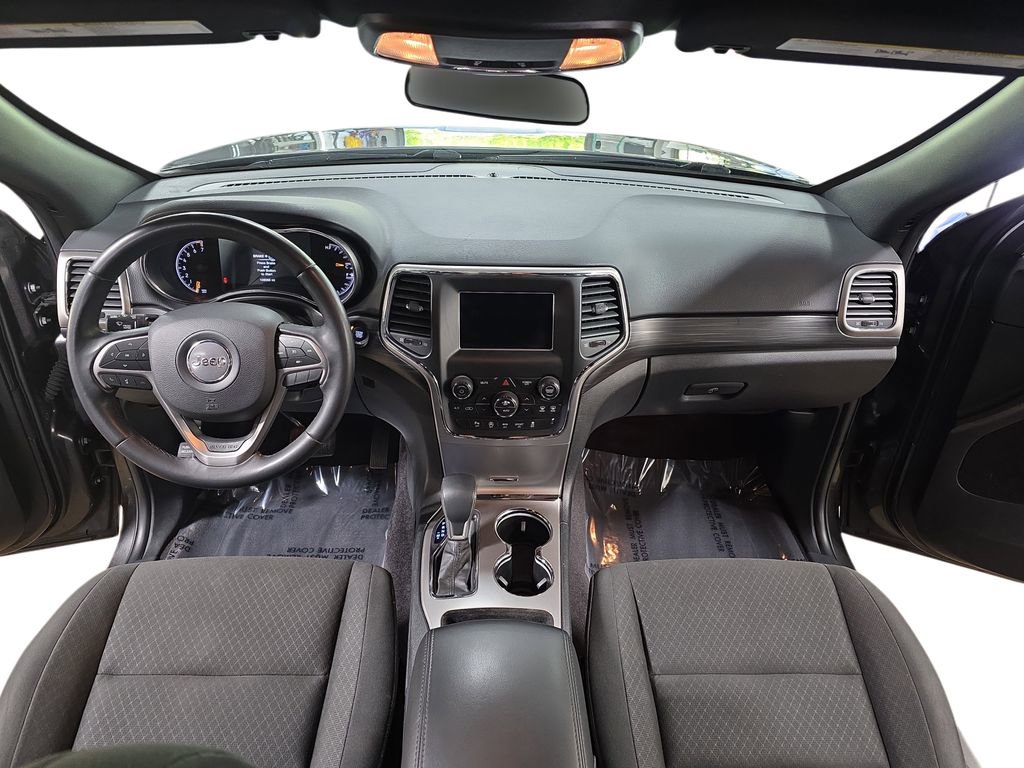Used 2019 Jeep Grand Cherokee Laredo AWD/4WD image 6