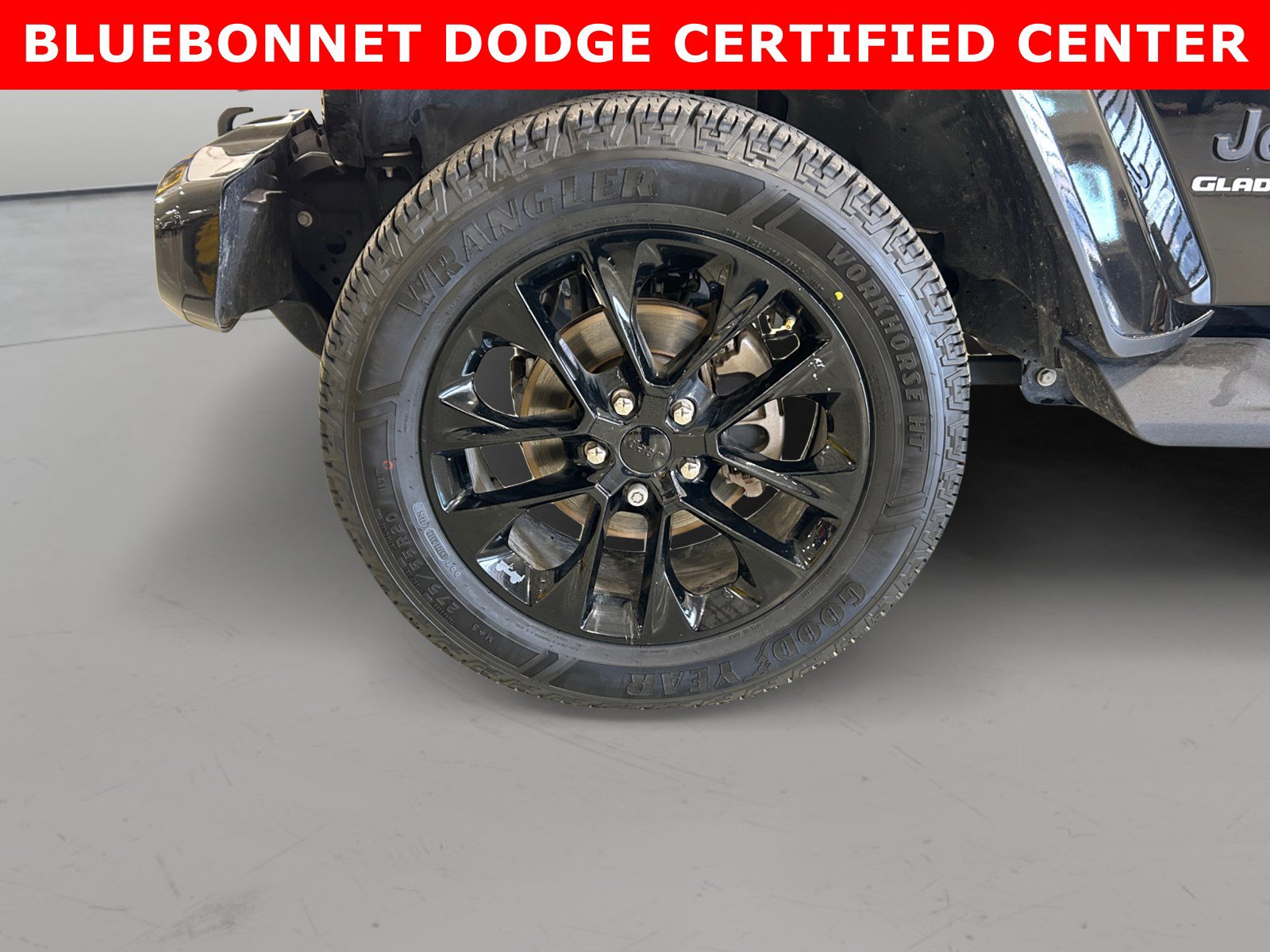 Used 2022 Jeep Gladiator Overland AWD/4WD image 9
