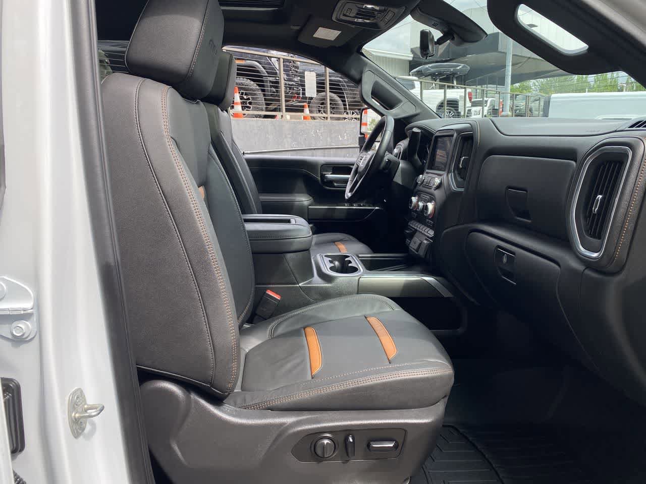 Used 2021 GMC Sierra 2500 AT4 w/ AT4 Premium Plus Package AWD/4WD image 18