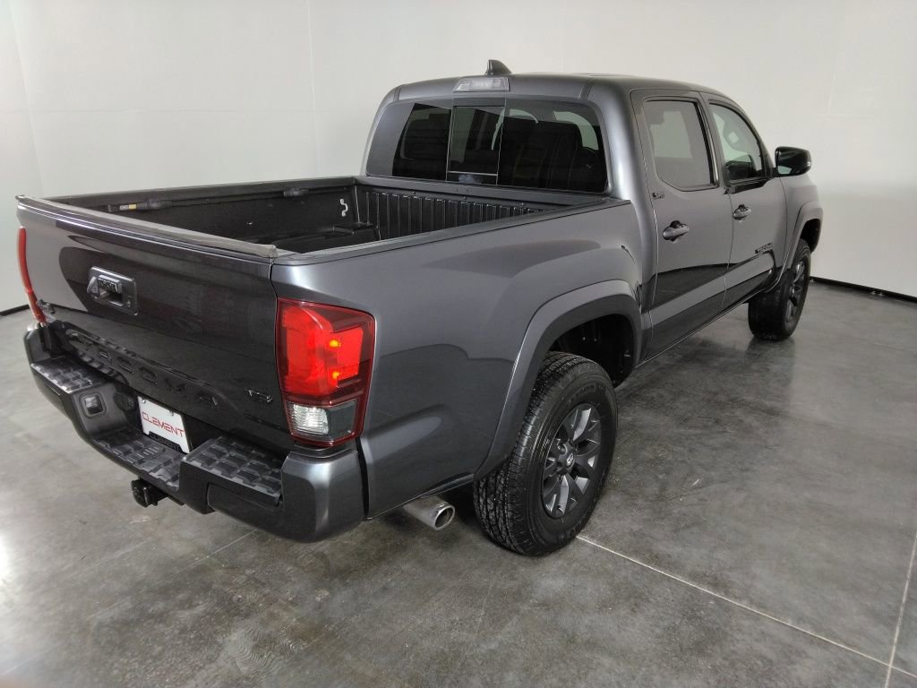 Used 2023 Toyota Tacoma SR5 w/ Technology Package image 5
