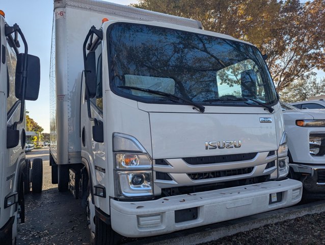 Used 2023 Isuzu NPR image 3