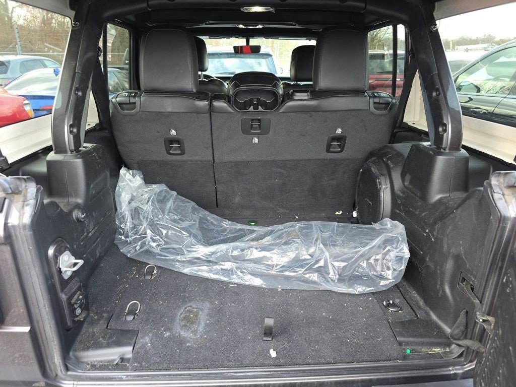 Used 2021 Jeep Wrangler Unlimited Sahara image 15