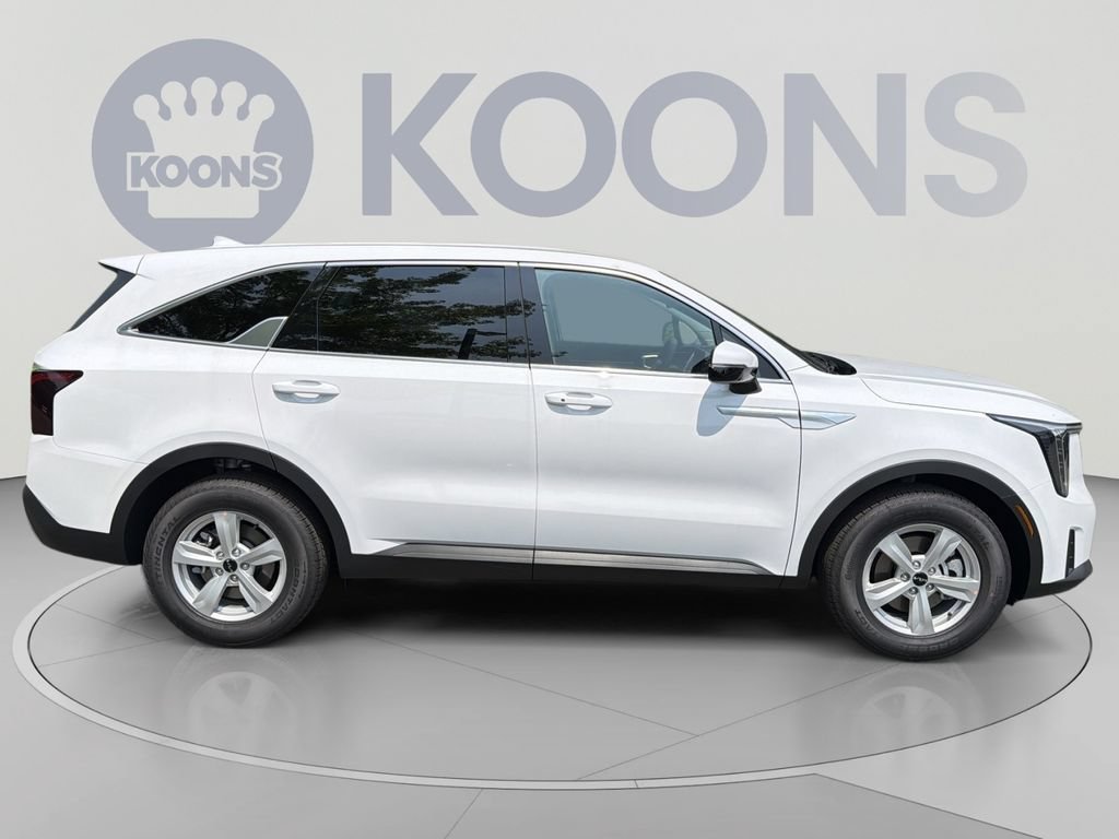 New 2026 Kia Sorento LX FWD image 8
