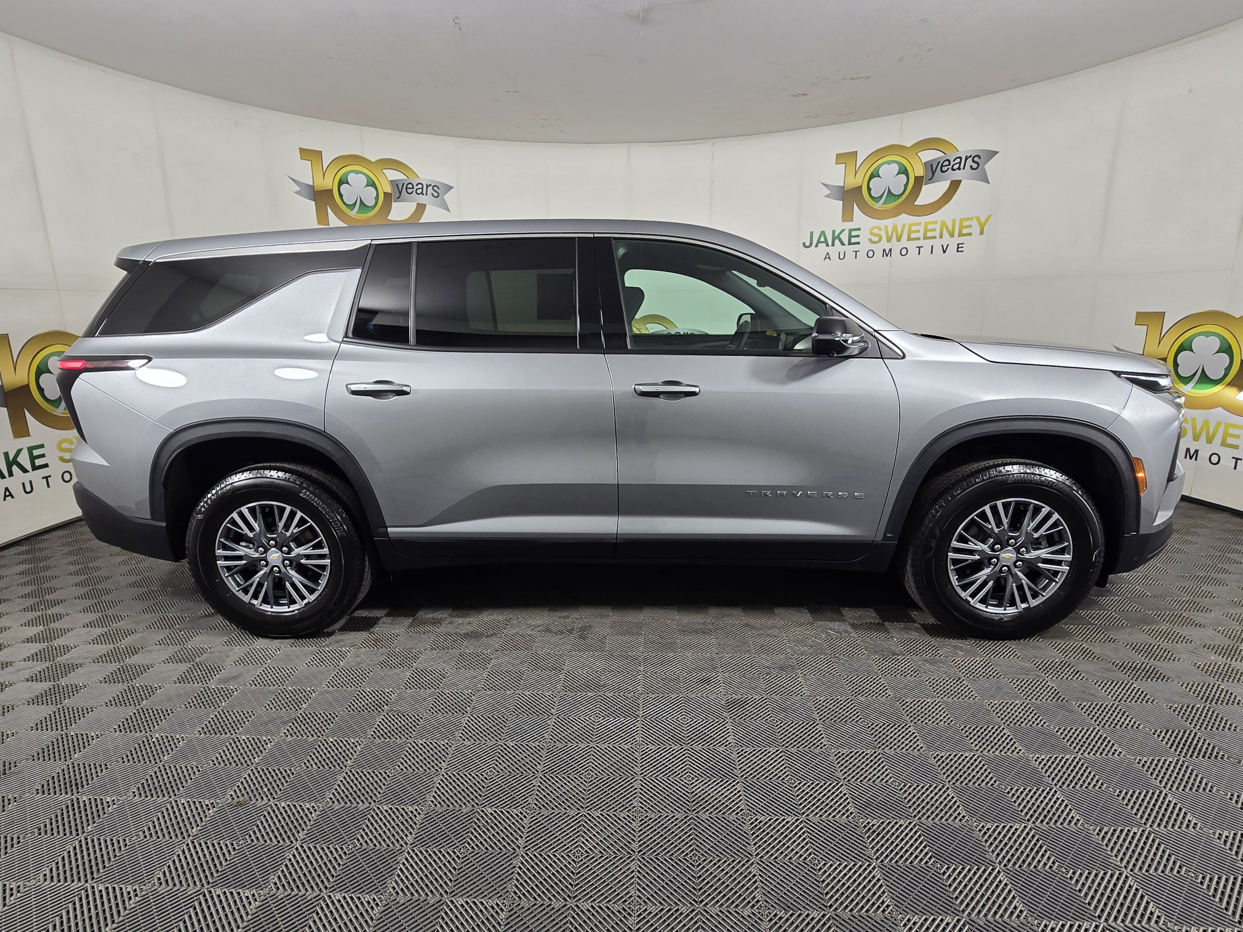 Certified 2024 Chevrolet Traverse LS FWD image 10