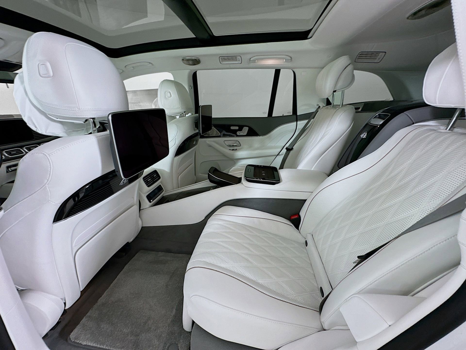 New 2026 Mercedes-Benz Maybach GLS 600 4MATIC image 27