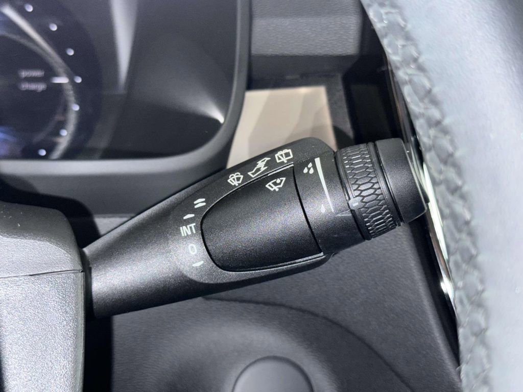 Used 2024 Volvo XC40 Recharge Plus w/ Protection Package Premier image 28