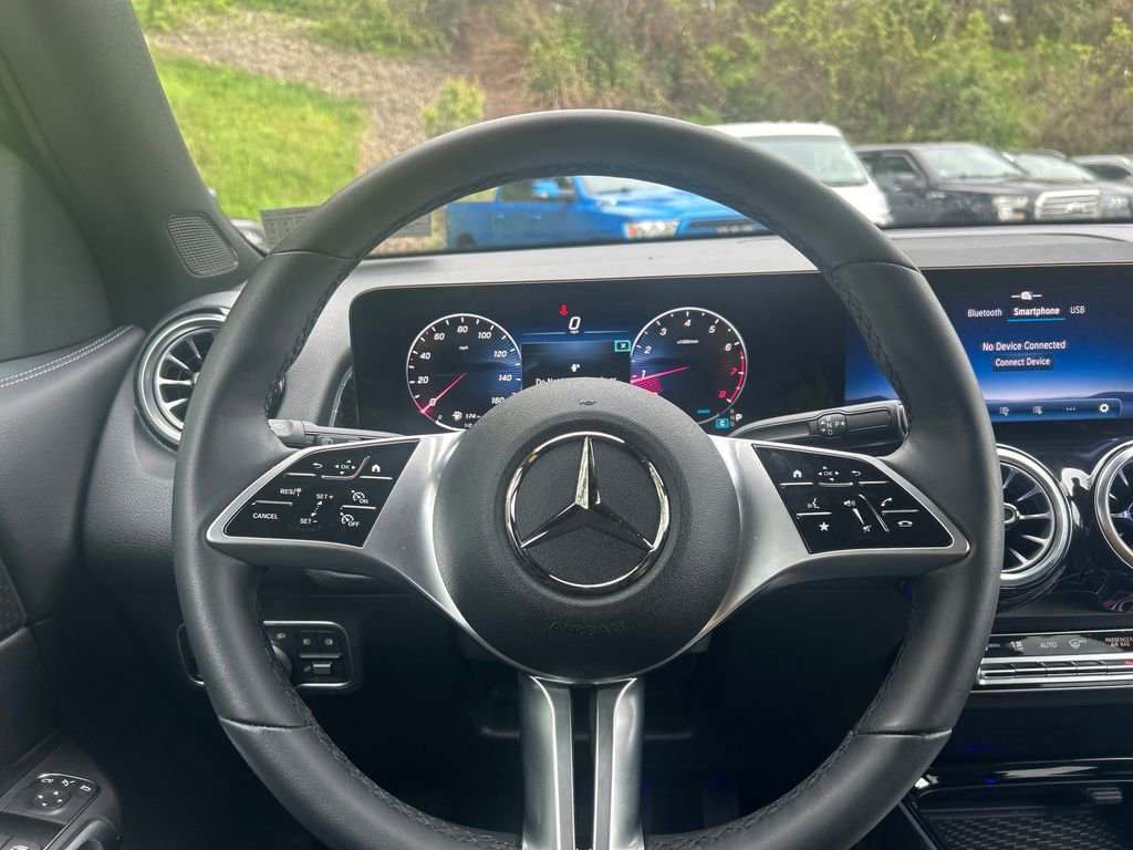Used 2026 Mercedes-Benz GLB 250 4MATIC image 14