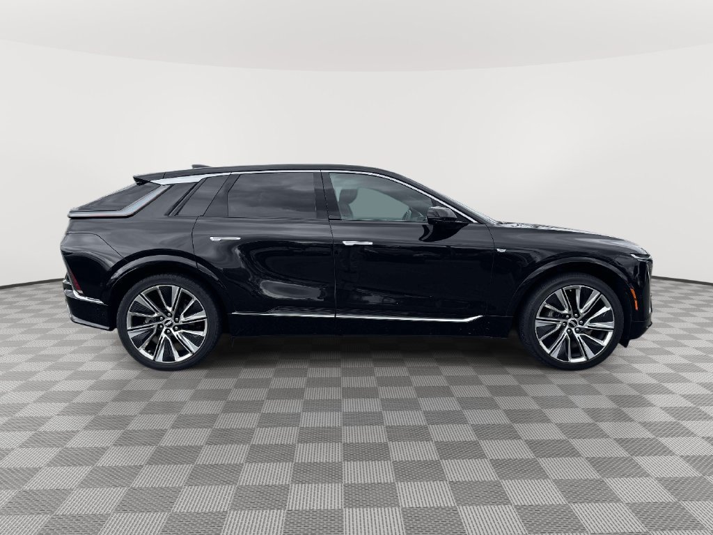 Used 2023 Cadillac Lyriq 2WD image 8