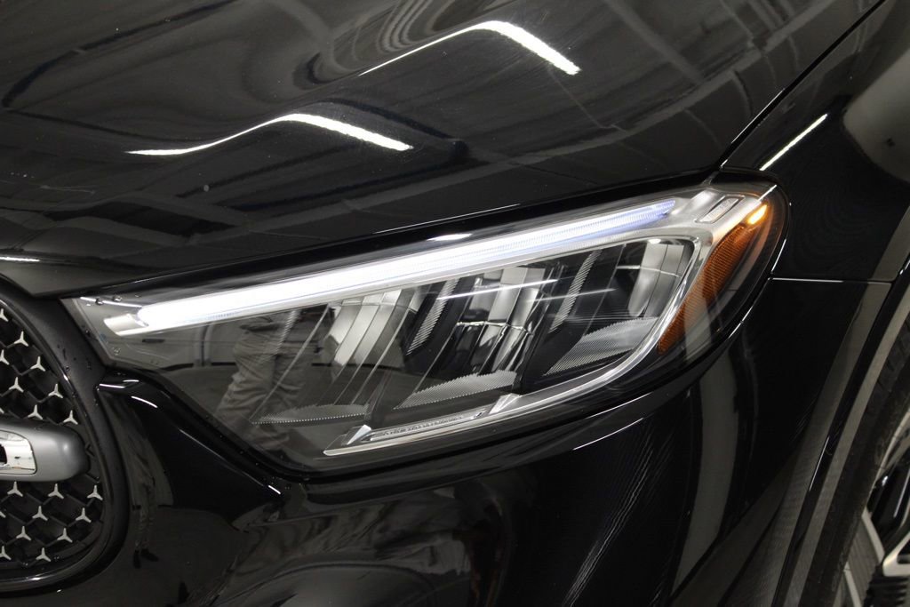 Certified 2026 Mercedes-Benz GLC 300 image 11