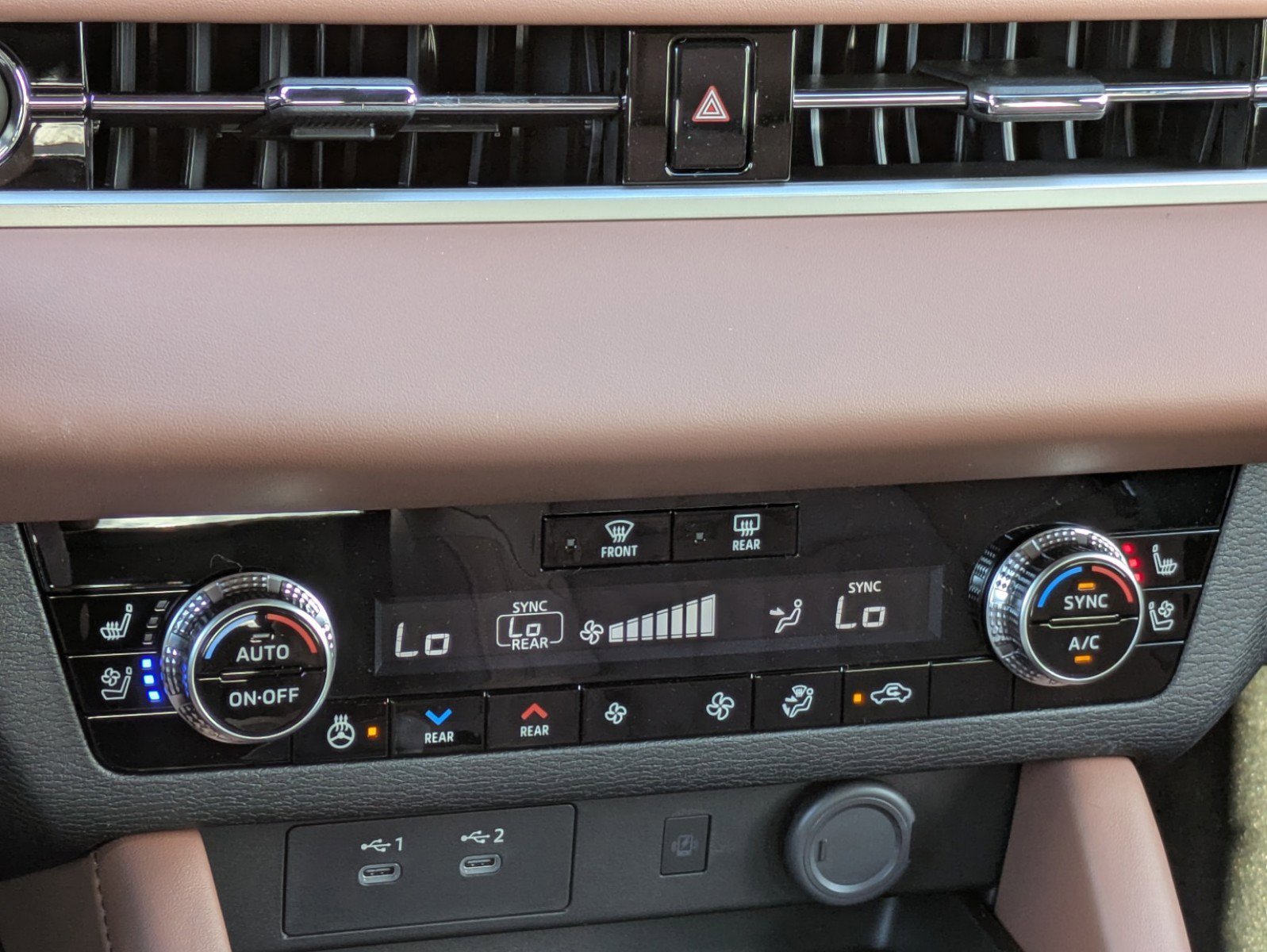 New 2025 Mitsubishi Outlander SEL image 21