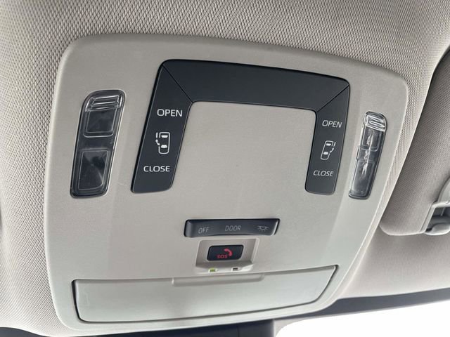 Used 2022 Toyota Sienna LE image 31