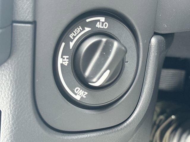 Used 2025 Nissan Frontier S w/ S Utility Package image 18