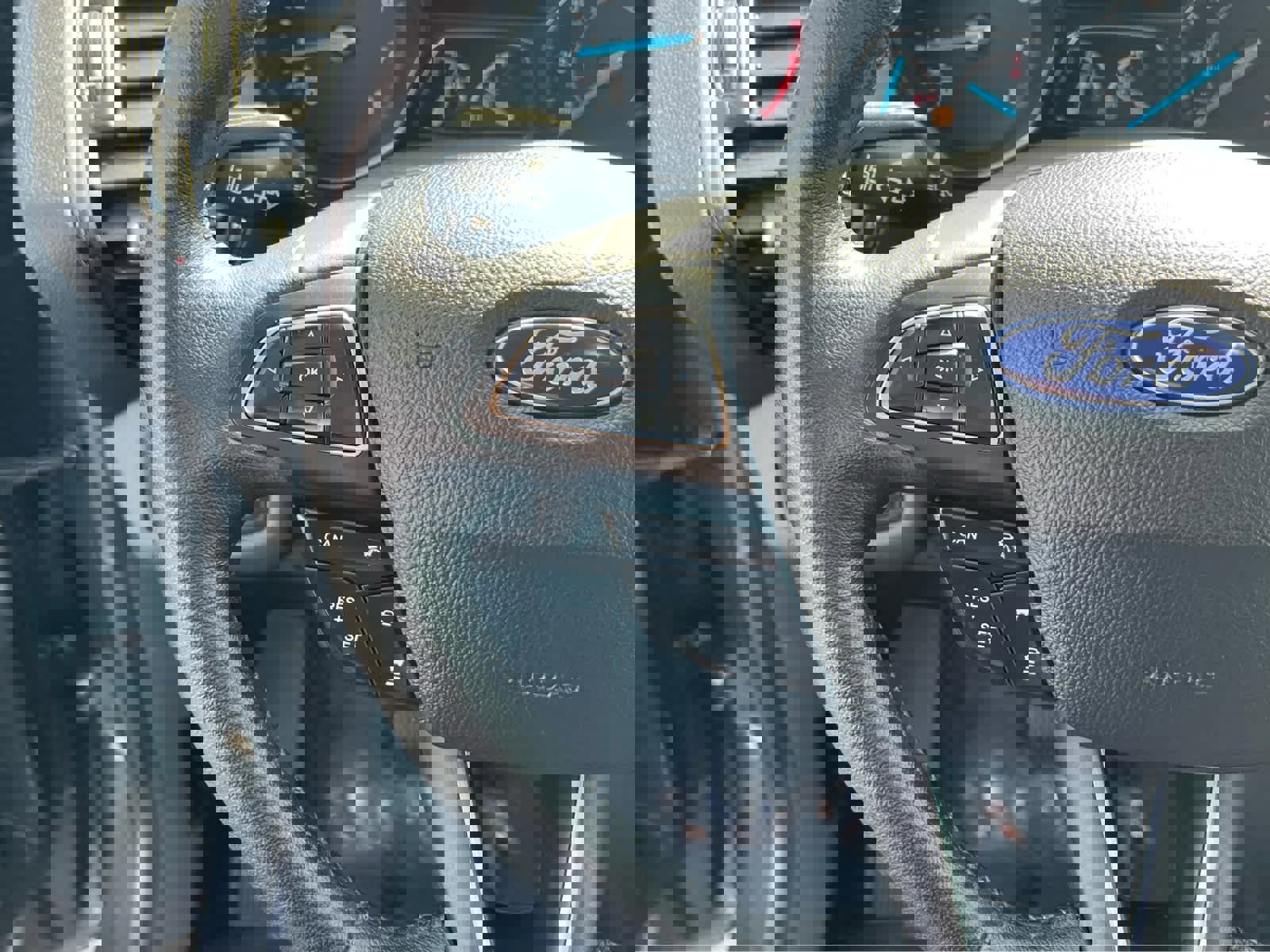 Used 2019 Ford Escape Titanium image 33