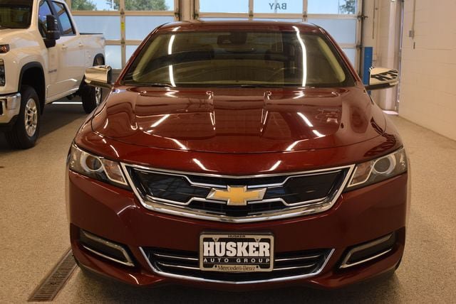 Used 2017 Chevrolet Impala Premier w/ Enhanced Convenience Package FWD image 3