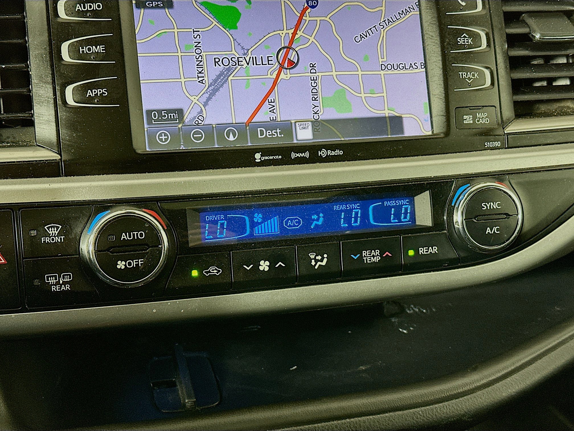 Used 2019 Toyota Highlander SE image 24