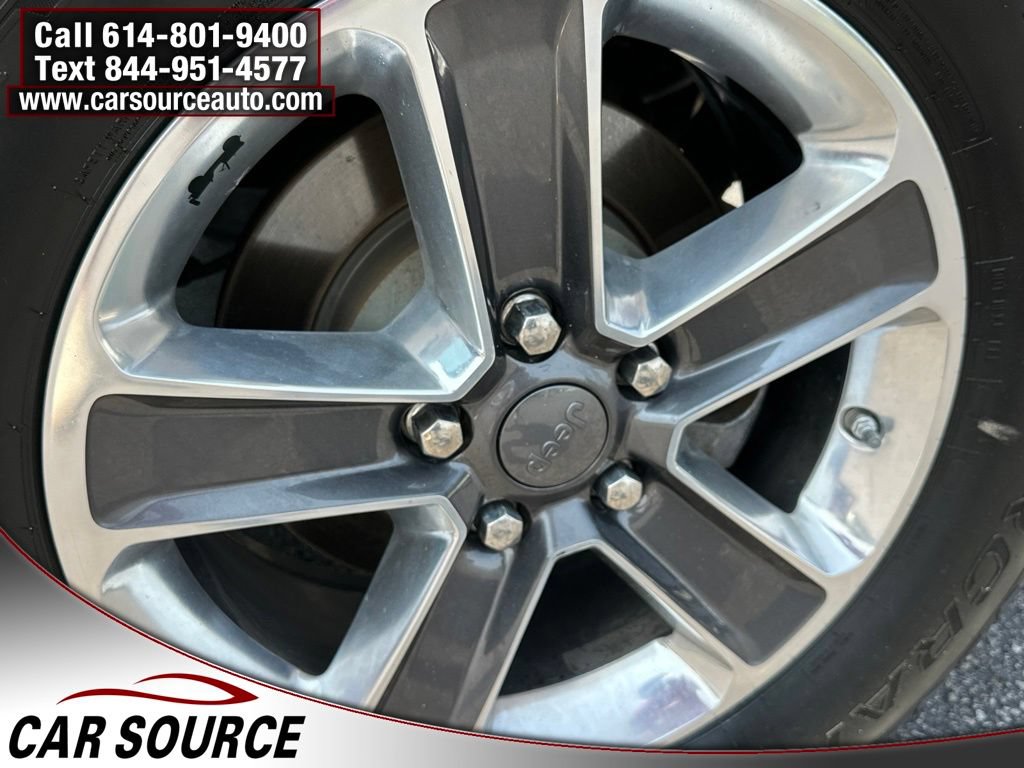 Used 2019 Jeep Wrangler Unlimited Sahara w/ Dual Top Group AWD/4WD image 25