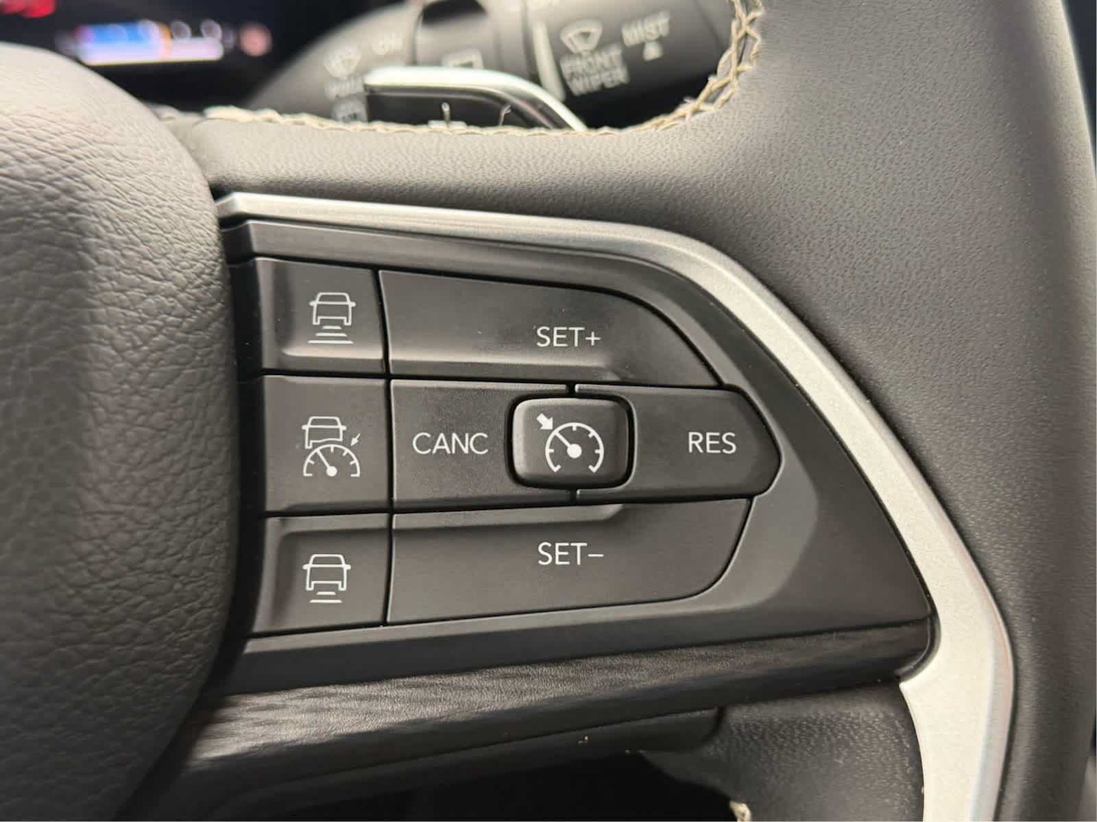 Used 2023 Jeep Grand Cherokee Altitude AWD/4WD image 20