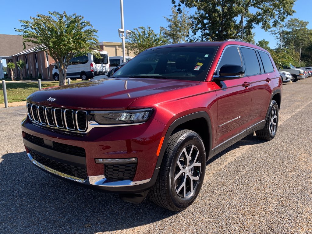 Used 2025 Jeep Grand Cherokee L Limited w/ Luxury Tech Group II RWD image 4