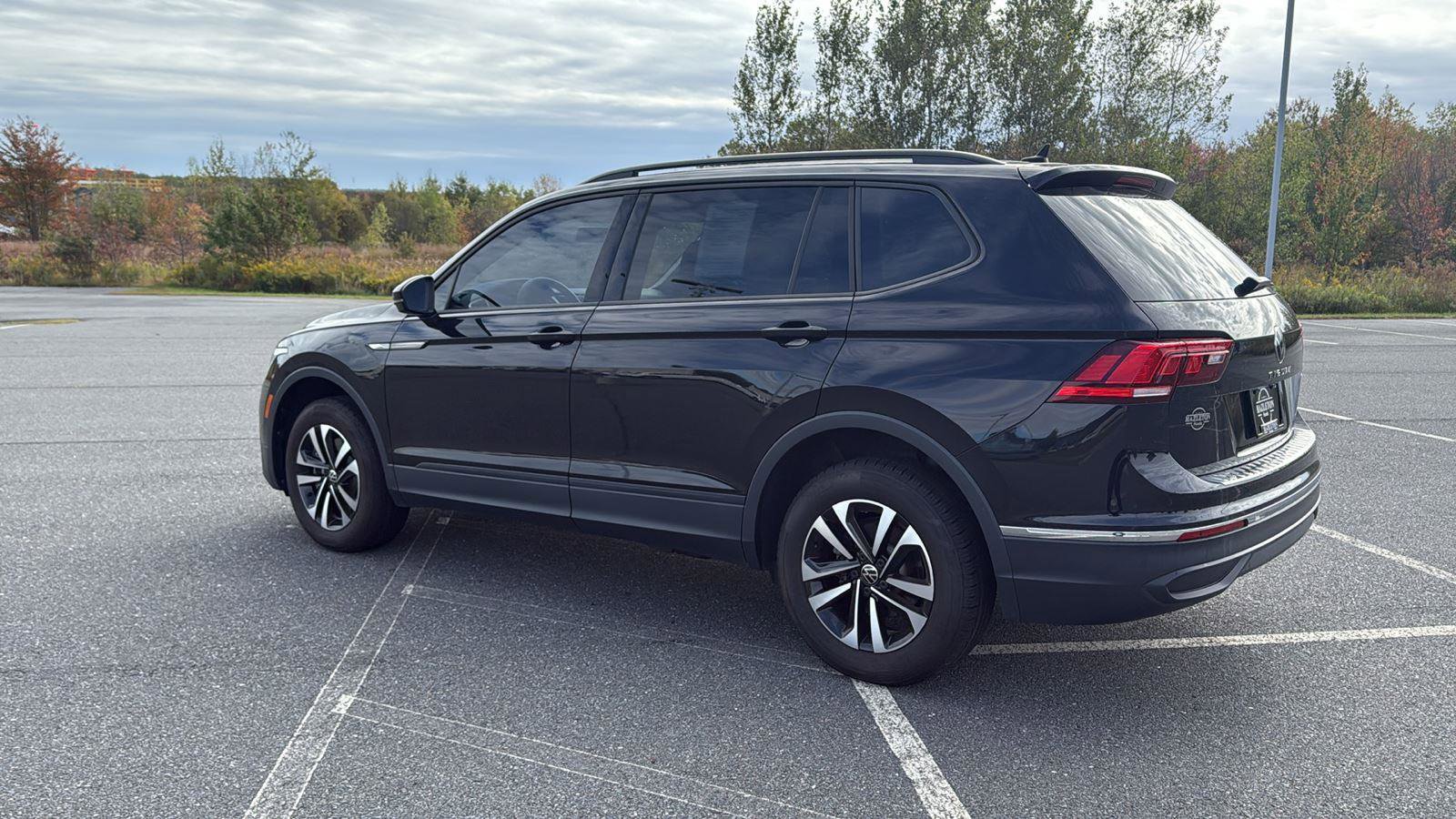 Used 2022 Volkswagen Tiguan S image 9