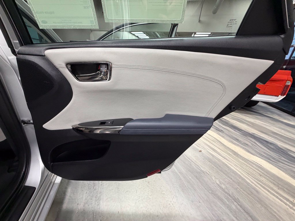 Used 2014 Toyota Avalon XLE Touring FWD image 46