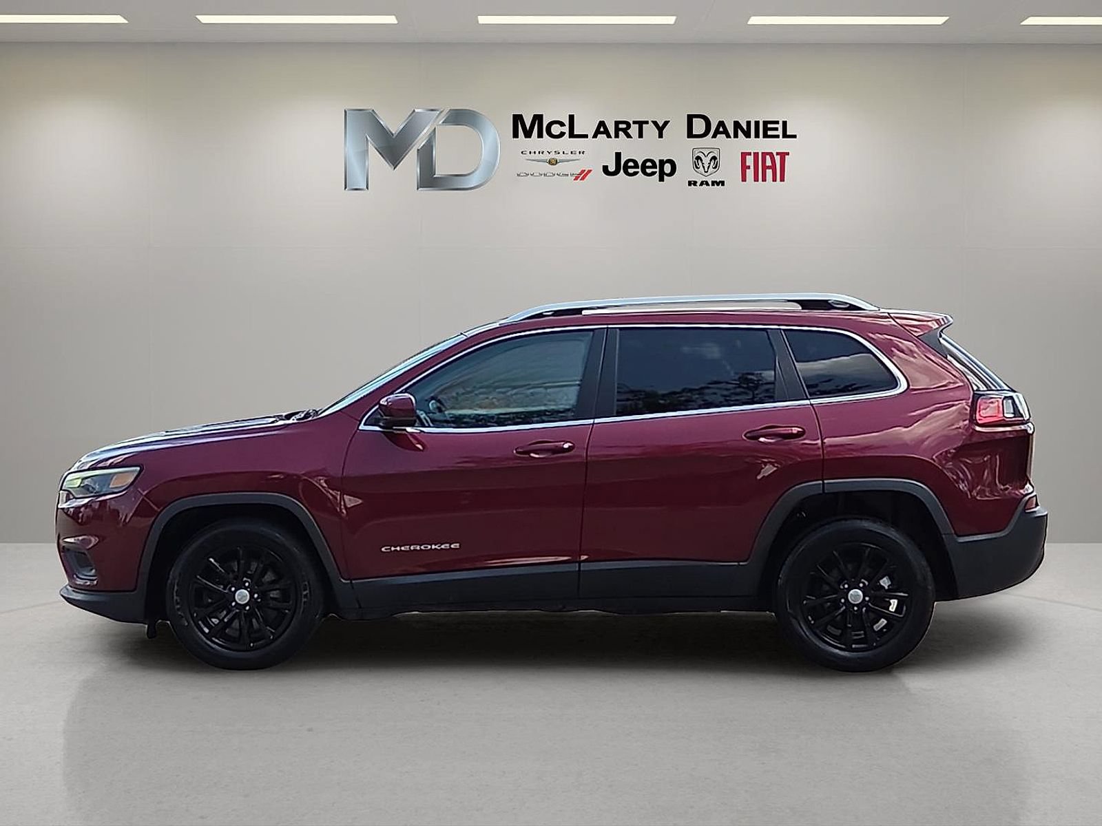 Used 2019 Jeep Cherokee Latitude Plus w/ Comfort/Convenience Group FWD video 3