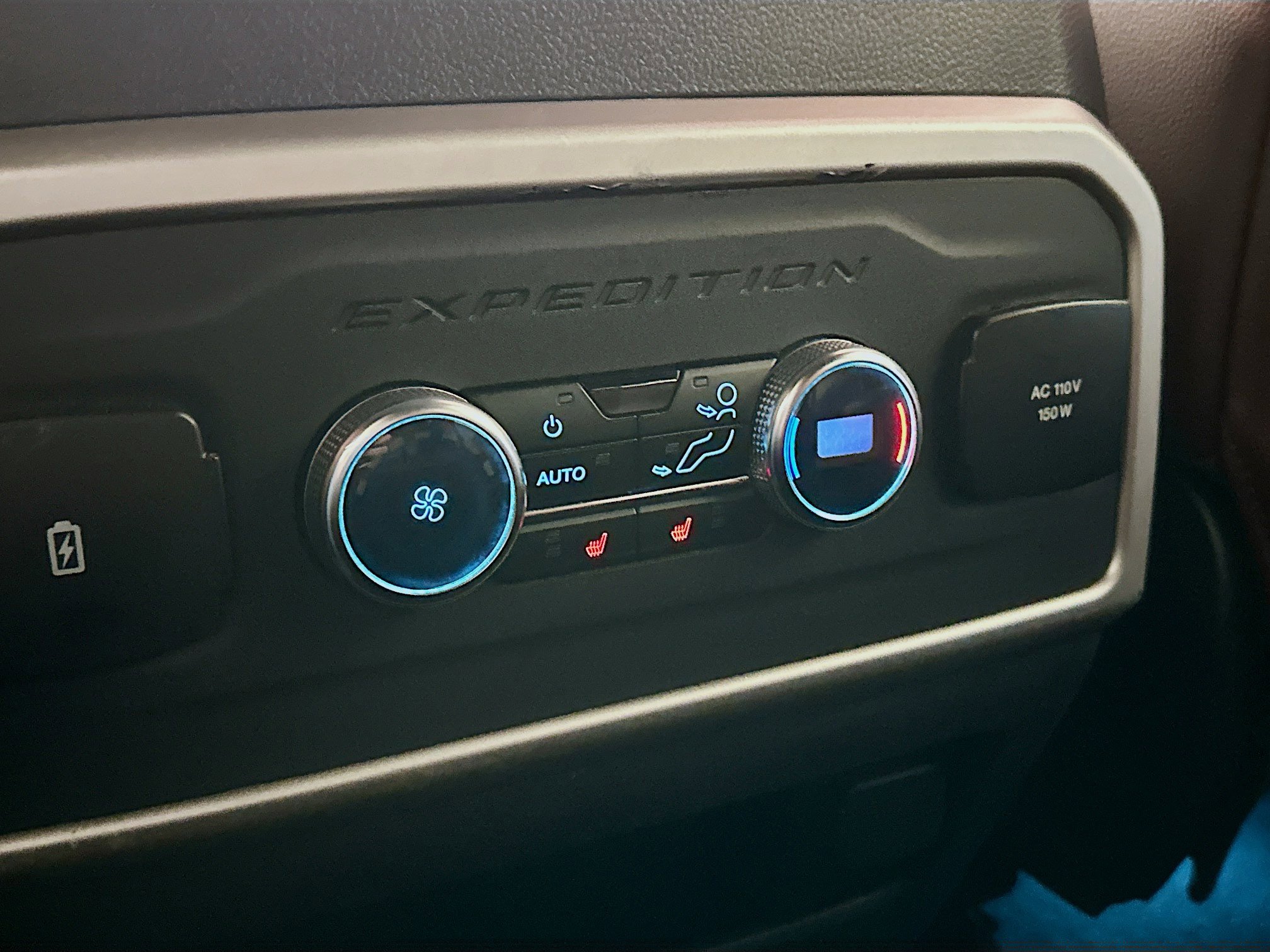 Used 2024 Ford Expedition Limited image 28