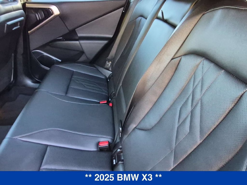 Used 2025 BMW X3 xDrive30i w/ Convenience Package AWD/4WD image 17