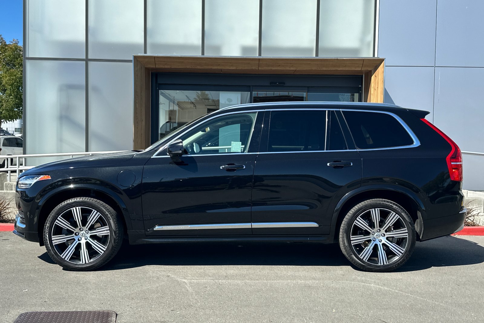 Used 2022 Volvo XC90 T8 Inscription w/ Advanced Package AWD/4WD image 5
