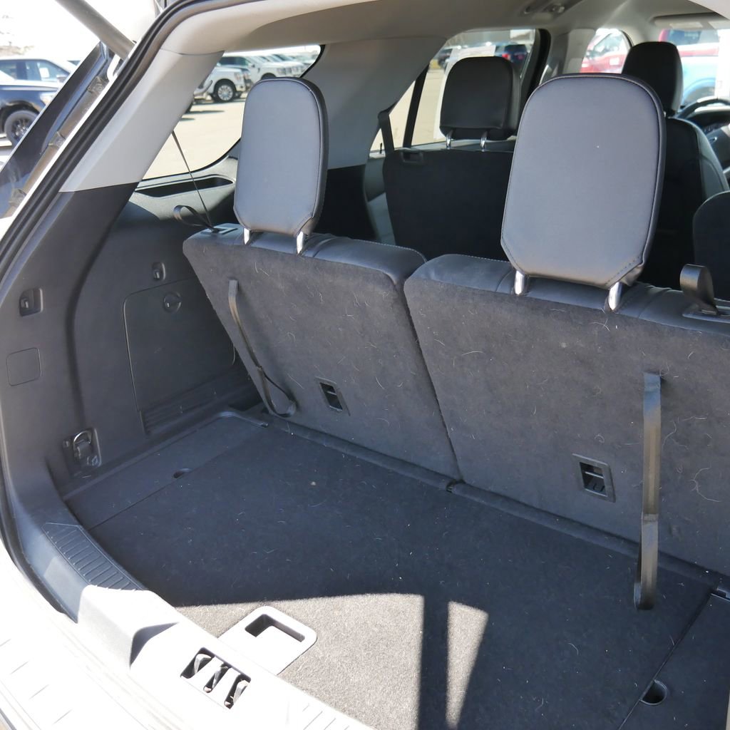 Used 2022 Ford Explorer XLT w/ Equipment Group 202A image 18