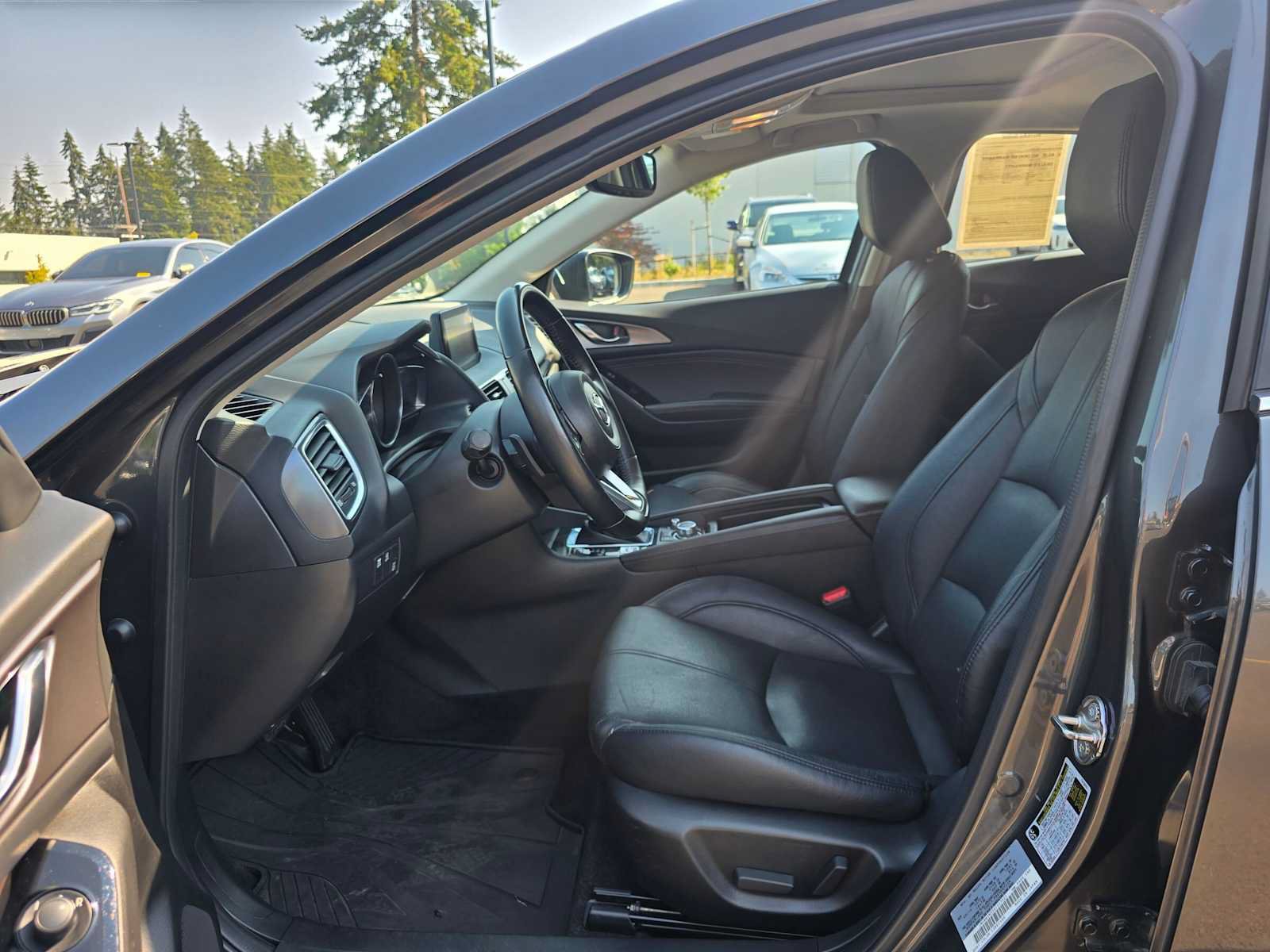Used 2017 MAZDA MAZDA3 Grand Touring w/ Premium Equipment Package FWD image 20