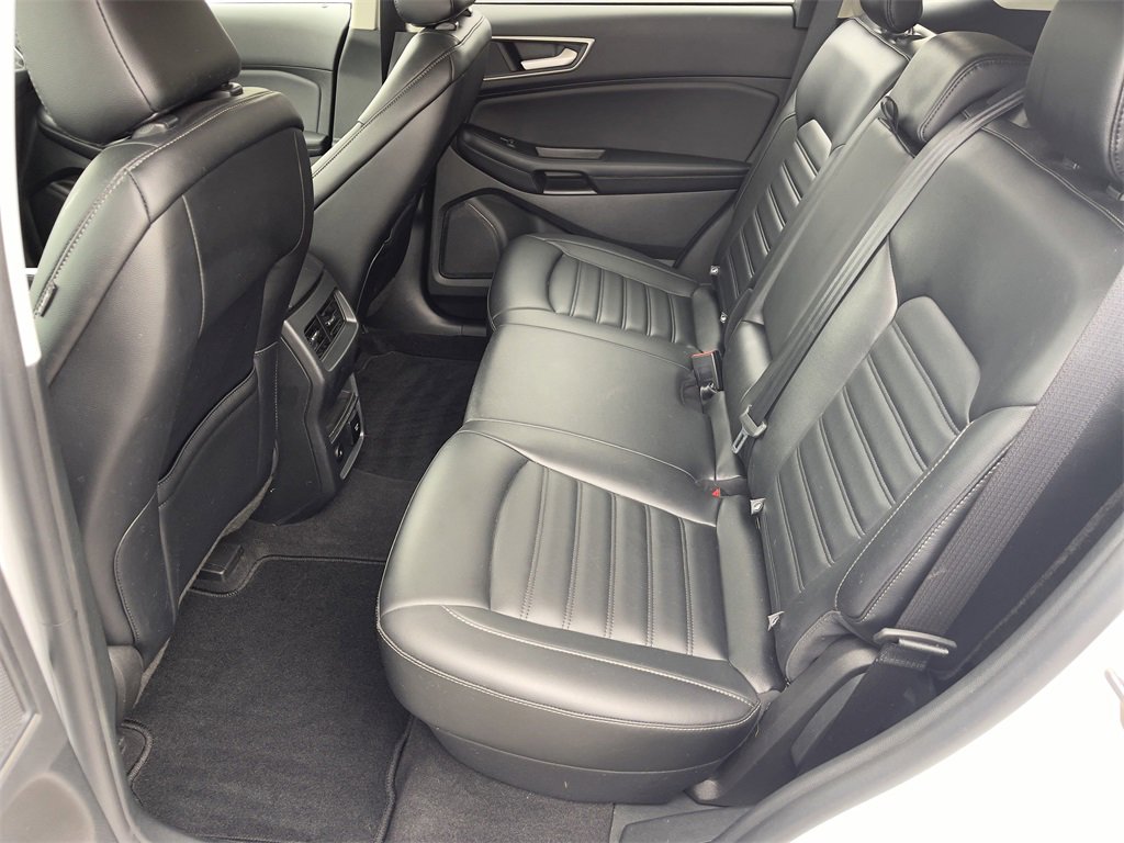 Used 2023 Ford Edge SEL image 11