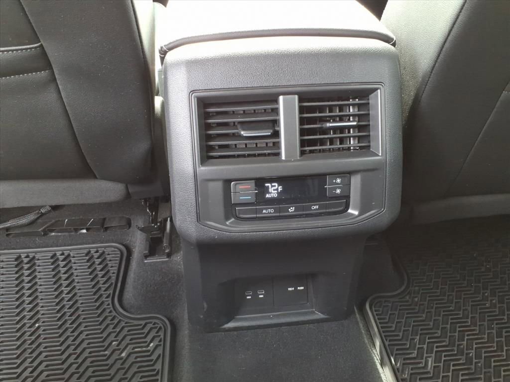 Used 2023 Volkswagen Atlas SE AWD/4WD image 12
