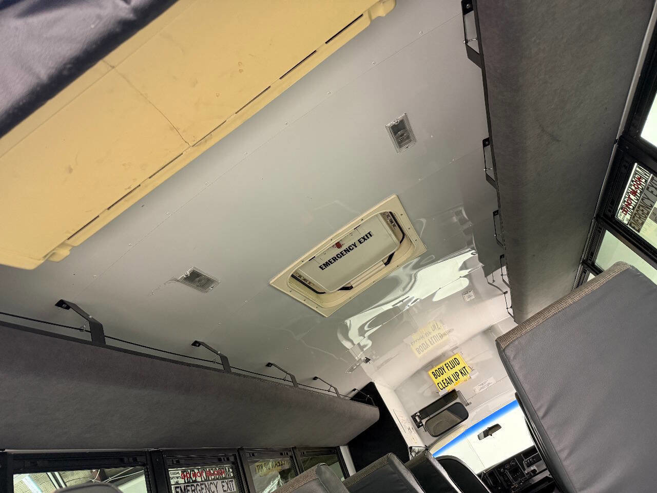 Used 2004 Chevrolet Express 3500 3500 2dr Commercial/Cutaway/Ch w/ School Bus Package image 28