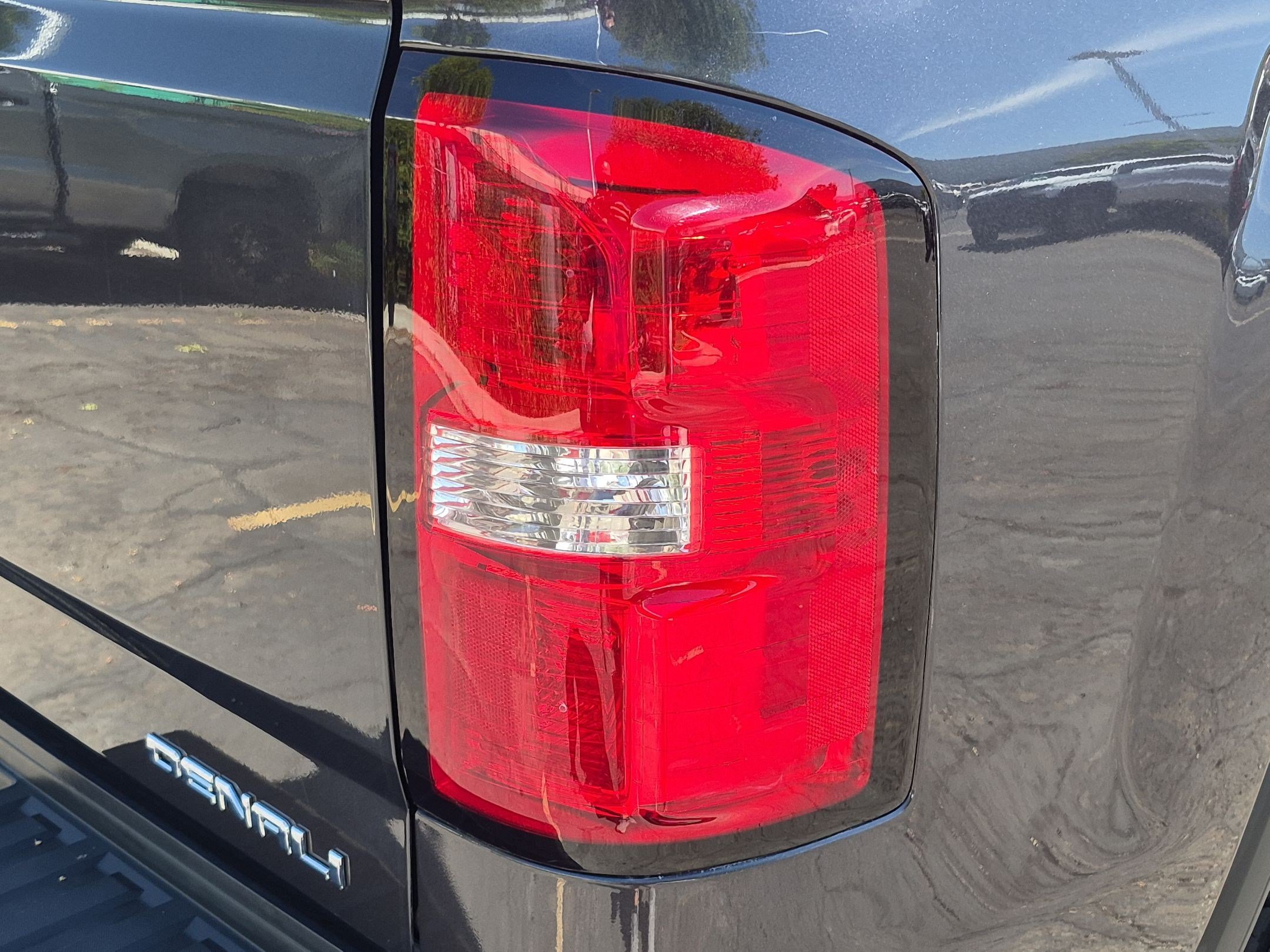 Used 2016 GMC Sierra 2500 Denali w/ Duramax Plus Package AWD/4WD image 12
