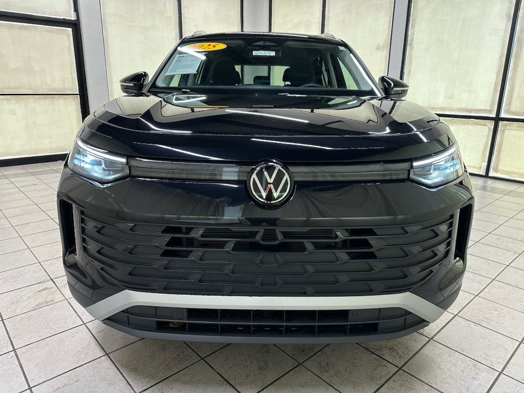 Used 2025 Volkswagen Tiguan S w/ 18" Wheel Package AWD/4WD image 13