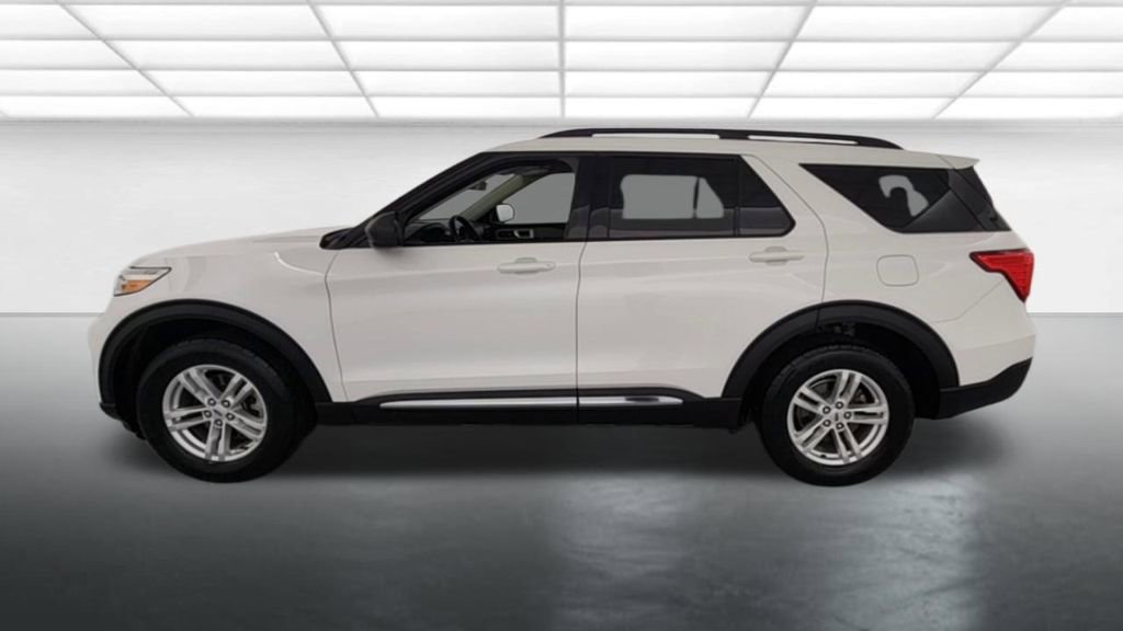 Used 2020 Ford Explorer XLT w/ Comfort Package AWD/4WD image 4