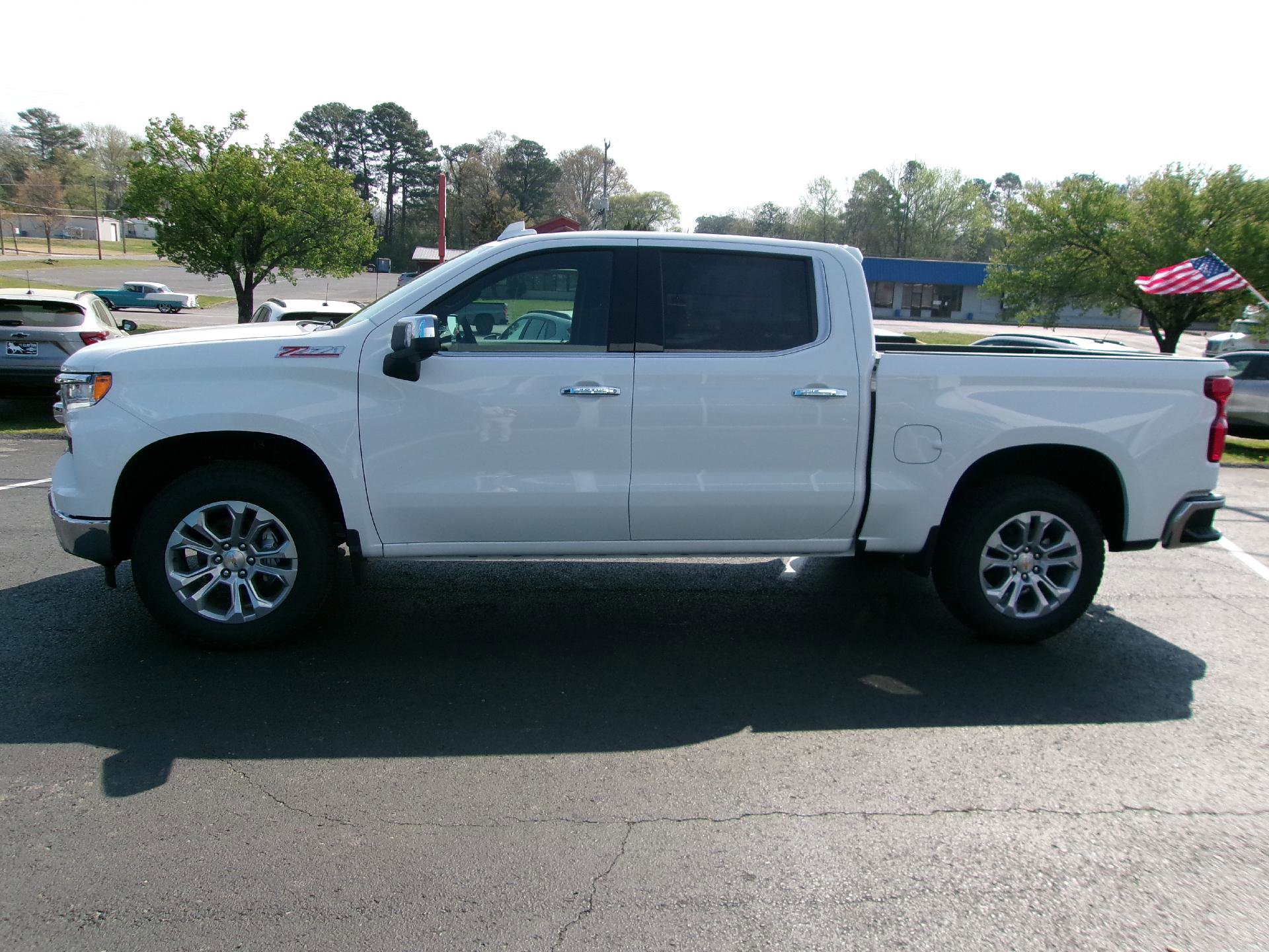 New 2026 Chevrolet Silverado 1500 LTZ w/ LTZ Premium Package AWD/4WD image 6