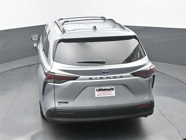 Used 2025 Toyota Sienna LE image 15