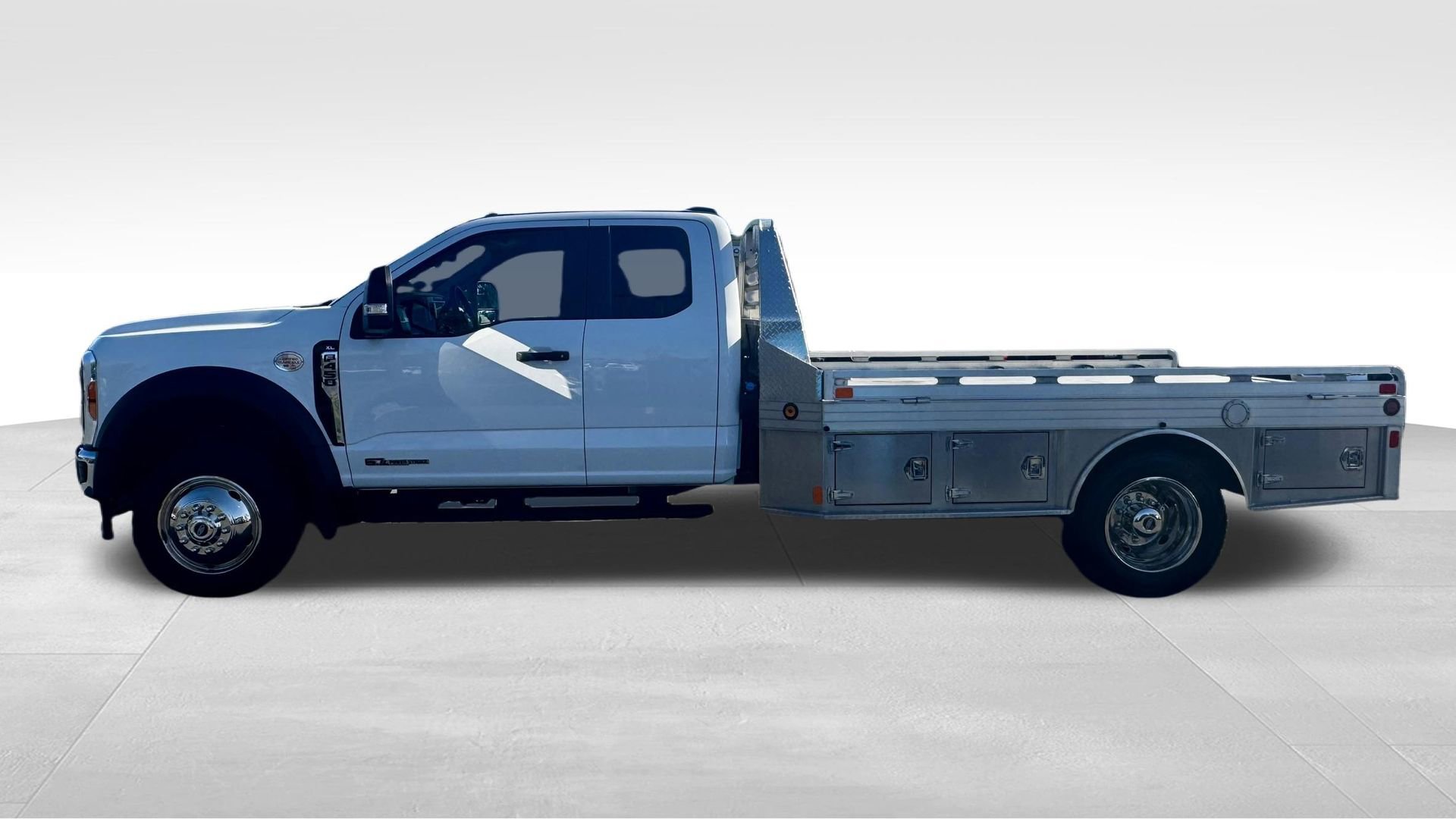 Used 2023 Ford F450 XL w/ Snow Plow Prep Package image 16