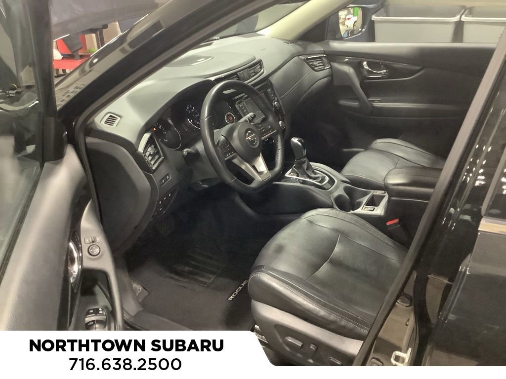Used 2020 Nissan Rogue SL w/ Premium Package image 4