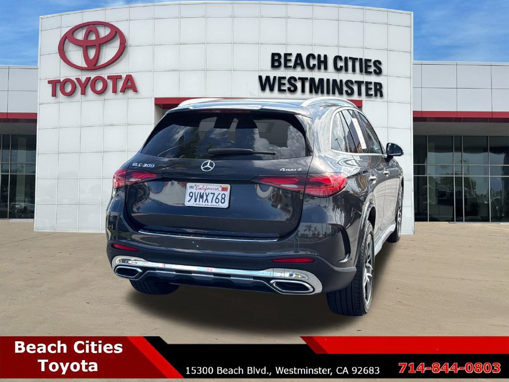 Used 2025 Mercedes-Benz GLC 300 4MATIC image 11