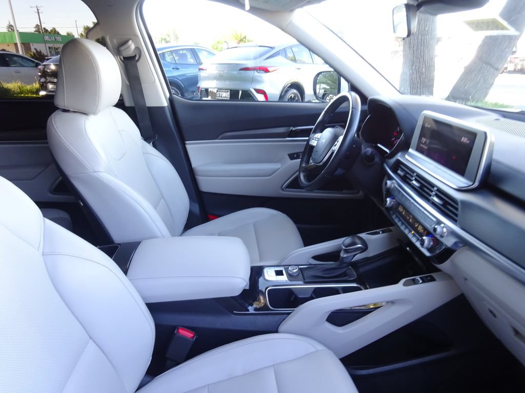 Used 2022 Kia Telluride S FWD image 16