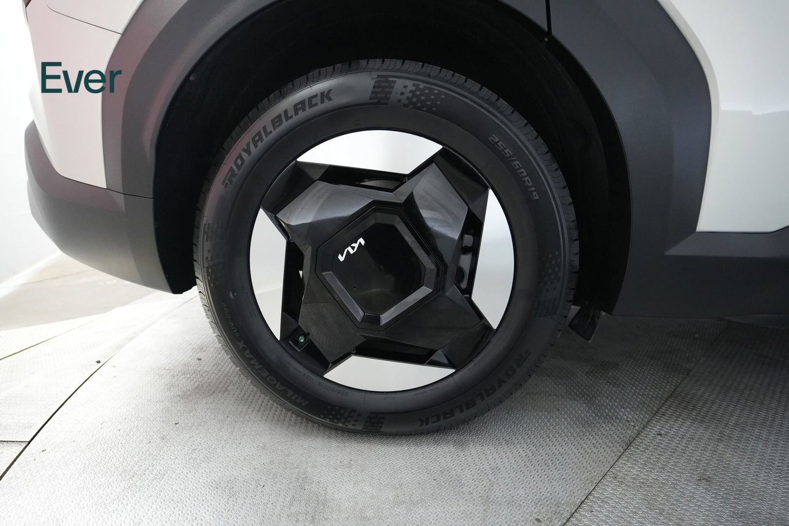 Used 2024 Kia EV9 Light Long Range RWD image 22