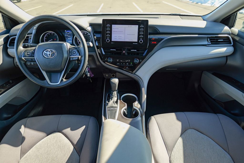 Used 2022 Toyota Camry LE w/ Carpet Mat Package (TMS) FWD image 38