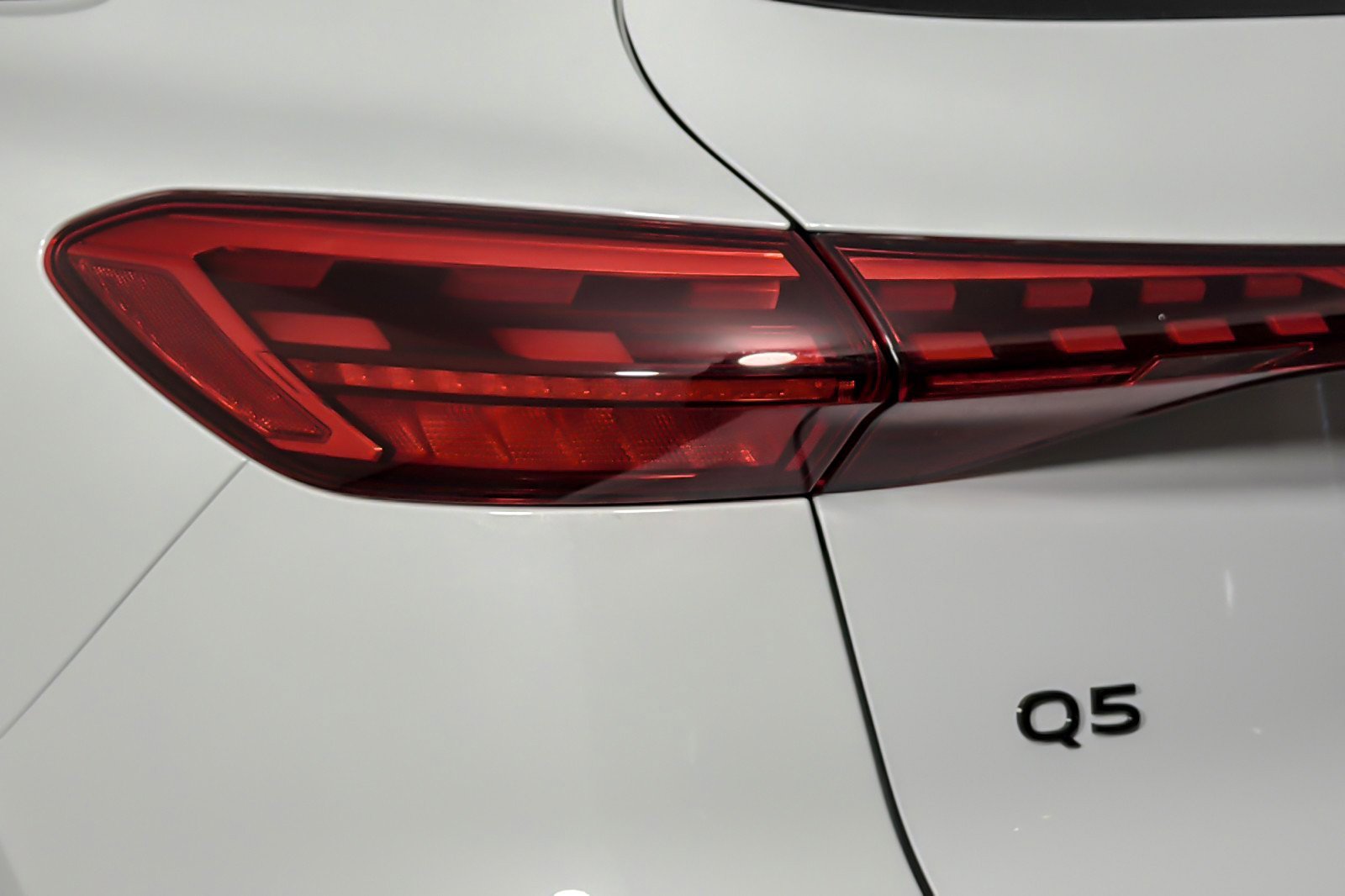 New 2025 Audi Q5 Premium Plus image 24