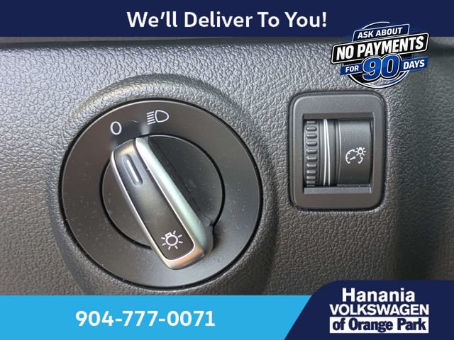 Used 2017 Volkswagen Tiguan Limited w/ Alloy Wheels Package FWD image 24