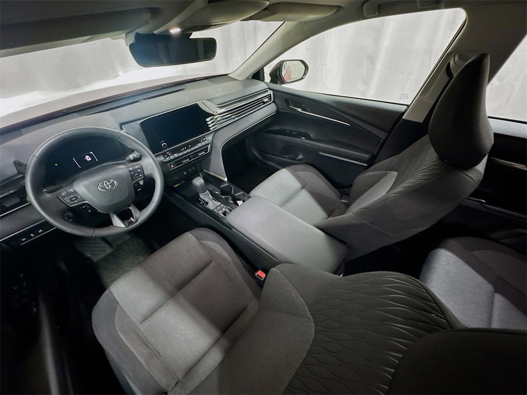 Used 2025 Toyota Camry LE image 21