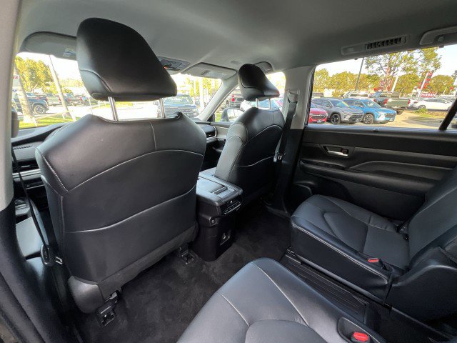 Used 2025 Toyota Grand Highlander AWD image 20
