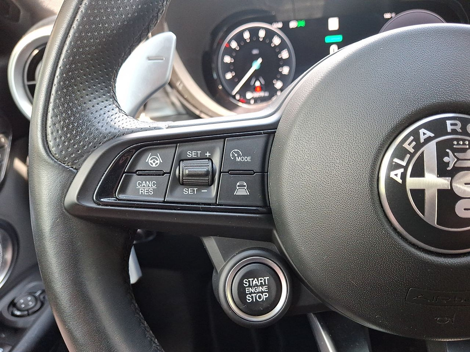 Used 2024 Alfa Romeo Tonale Veloce AWD/4WD image 17